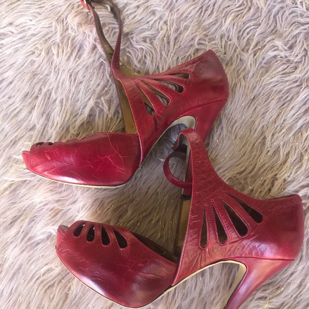 Strapped open toed heel